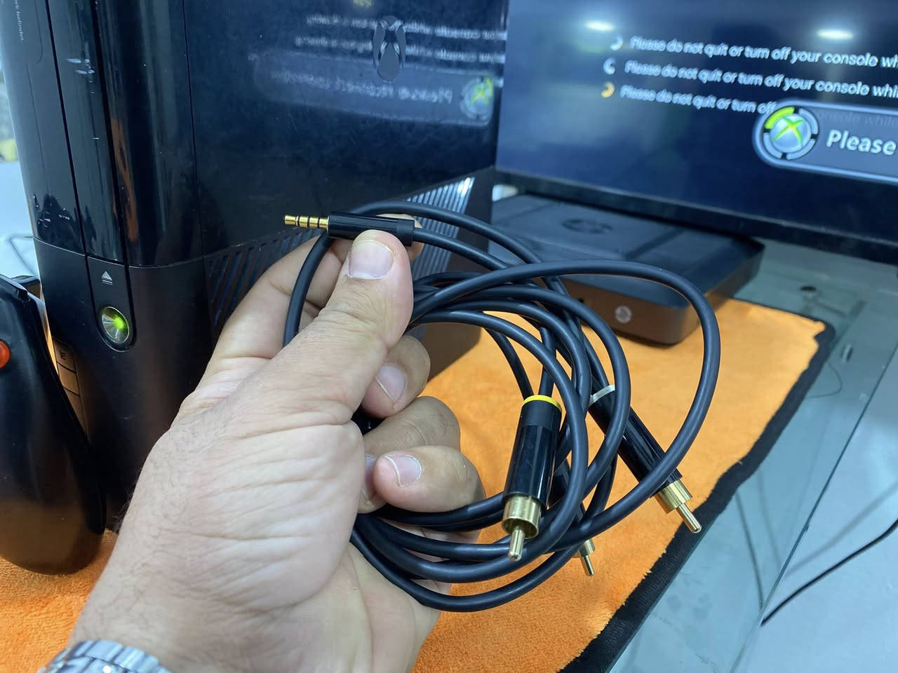 XBOX 360 ULTRA SLIM (model tali)
MGLITCHI (t3mr les jeux f disque dur ou l3ab )
250GO
MANETTE TRANSFO CABLE TV DORIGINE 
PRIX 21500


**إذا كنت صاحب هذا الإعلان وتريد حذفه لأي سبب، رجاءا أرسل رسالة إلى الدعم الفني**