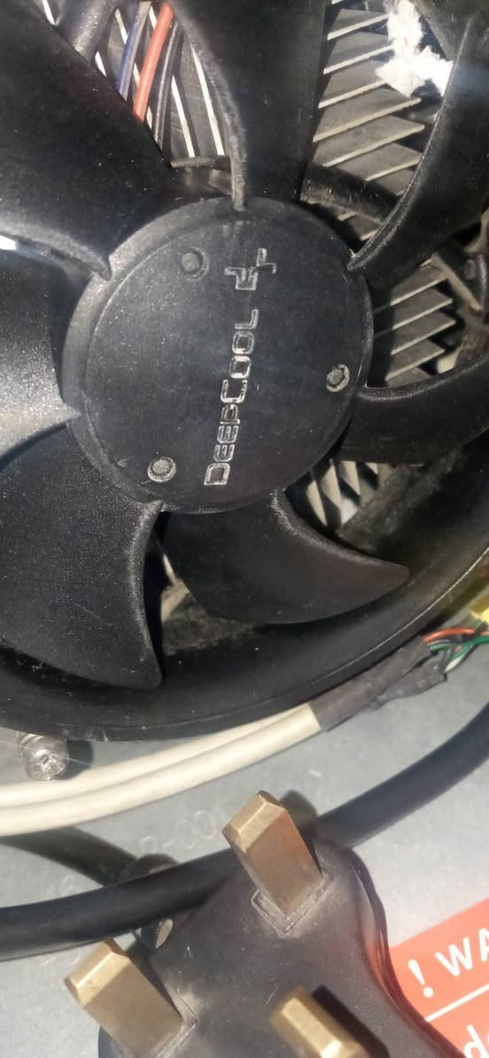 السلام عليكم كيس للبيع كامله وياها كيبل بور السعر 85 الف وياها هارد SSD 128gb معالج i5 جيل ثاني ومبدللها معجون حراري وتشغل العاب خفيفه والمواصفات الباقيه على الخاص وإذا عندك لابتوب i5 جيل ثاني اخذها مراوس للاستفسار كثر واتساب *********** واتساب
