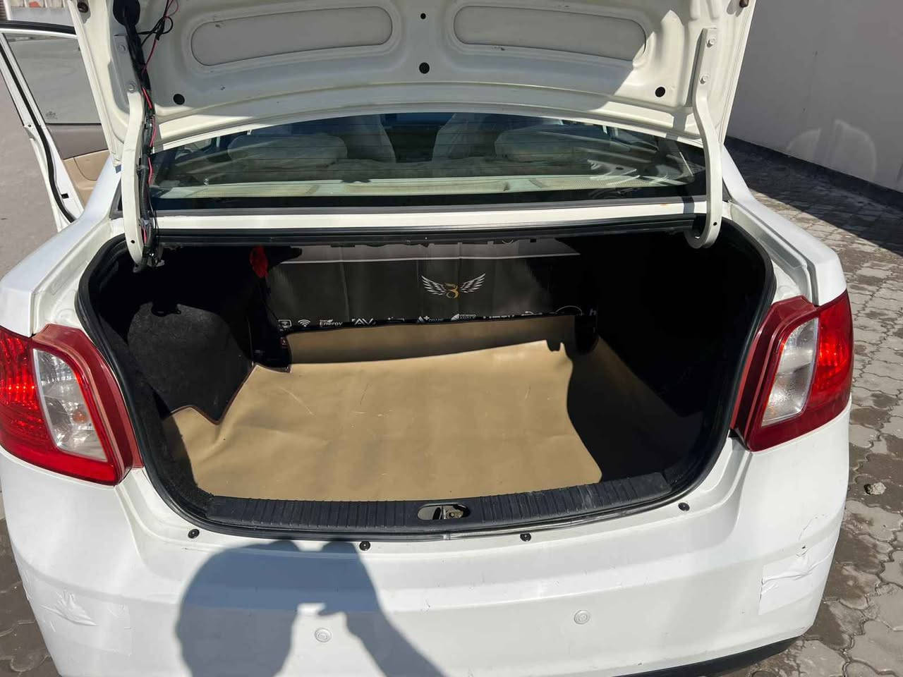 السلام عليكم عندي كيه ليو لبيع مديل  2012سياره قطعه وحده صبغ واربع أصابع بارد والباقي كفاله جهازه من كلشي ماذب عليه ربع دينار مكاني البصره زبير وشراي يتصل ويدلل السعر 100 وبيها مجال قليل(***********) الزبير, البصرة
