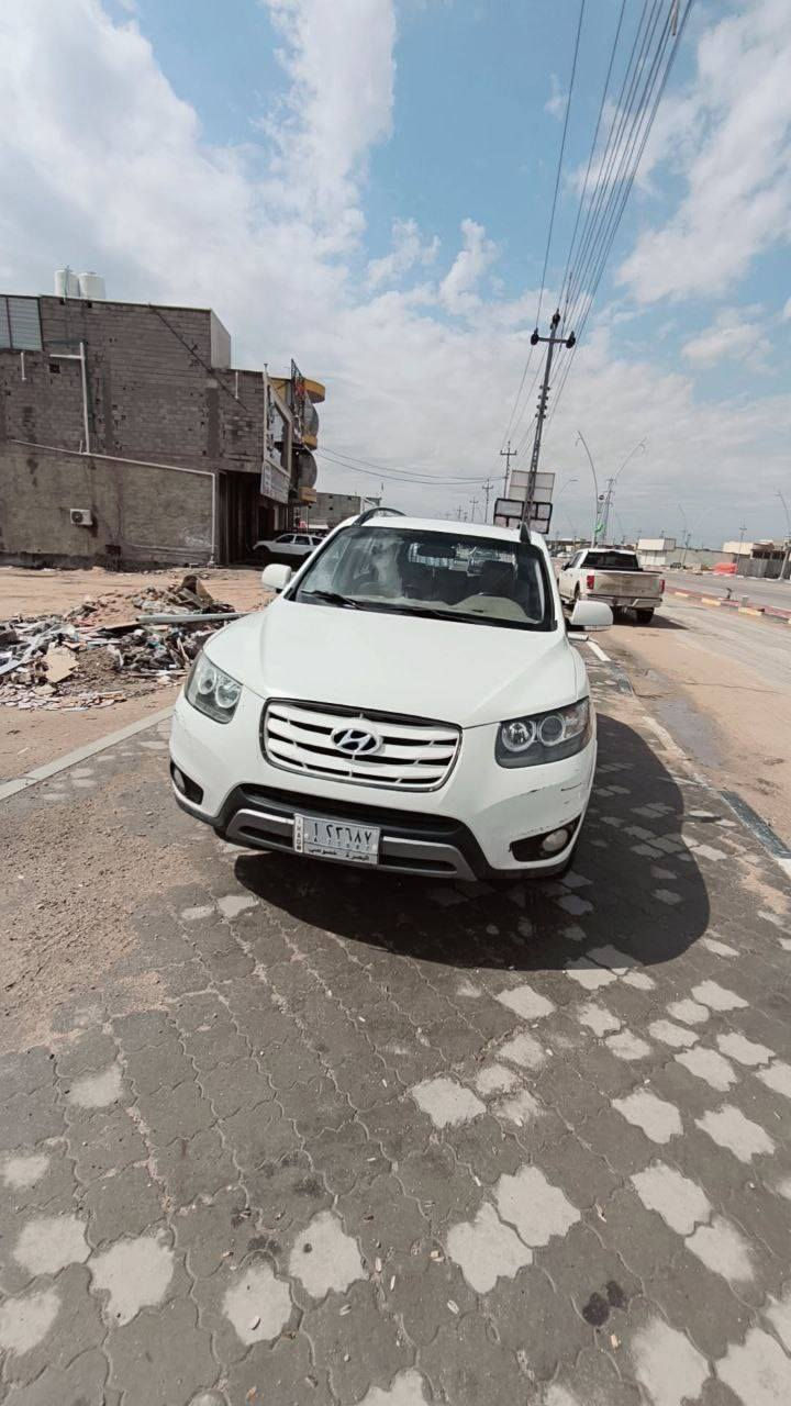 سنتافي للبيع 
موديل2012 

سنويه 28 
بسمي  واريد تحويل
سياره  مالجناي 
وارد خليجي
6 سلندر  
فول مواصفات
 محرك كير كفاله 
 سياره مكفوله من الحادث 
سعر 130 وبيه مجال
عنوان بصره 
***********
