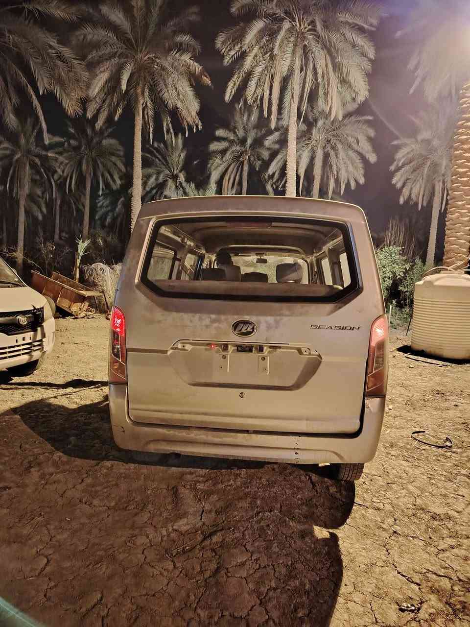 ﷽
تحيه طيبه اخواني الاعزاء للبيع فقط ليفان لون سلفر مديل 2013 مزاد وزارة الداخلية وكاله الاستخبارات بسمي الكتاب واسوي وكاله المشتري وين ماجان تمشي بيه السياره 10 راكب باص بدون صبغ وضربه مكينه مسبوشي بلادي بانزين السياره نضيفه داخل وخارج ومكينه وكير وحداديه تخم تاير غرفه كله جديده مابيها نواقص تترقم كربلاء-بغداد 
السعر 33$وبيه مجال بسيط للشراي 
المكان كربلاء الحسينيه 
رقم الهاتف ***********
