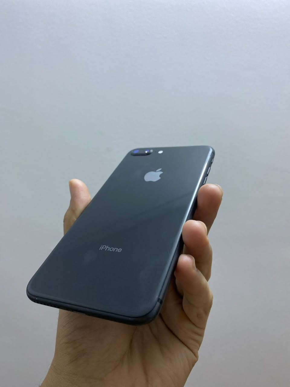 ايفون 8 بلس للبيع كفاله جهاز ونضيف حيل بصمه اتصال صوت خط كله مكفول بس مبدل بطاريه واصليه بشرط وصرف كلش زين سعر 110 وبي مجال ***********
