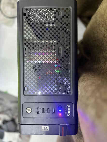 تجميعة pc gaming للبيع قطعة نظيفة ما مفتوحة قابلة للتعديل + شاشه msi 144hz 1ms
كارت شاشه 3060ti 
المعالجryzen 5 5000amd
البور سبلاي 850W
رام 16
المذر بورد msi B450-A PRO MAX
السعة 1تيره بايت
السعر :مليون و 100 ألف
ملاحضه يوجد ملحقات الحاسبه كافه إذا تحب لتضيف كل سعر واحد عن الحاسبه
العنوان : بغداد الدوره
للاستفسار: ***********
