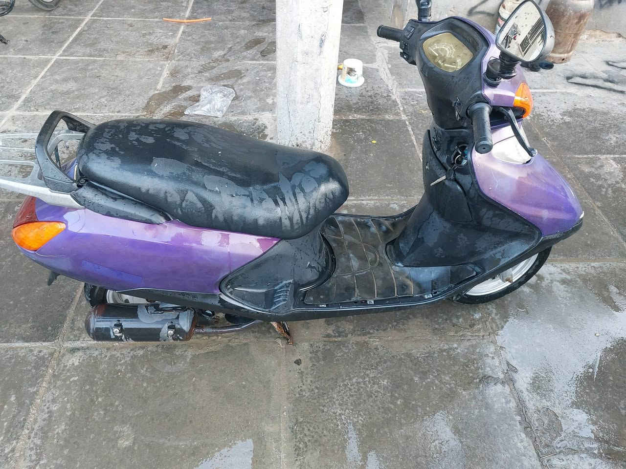 سبيسي للبيع نضيفه كلش وكلشي مانقصه لايت زنون ستان حساس تخم تاير مكينه كلش نضيفه لادخان ولا نضوح وشلعه فول اشاير كله شغاله المكان واسط السعر ٢٥٠ وبيه مجال رقم الهاتف ( ***********)(
