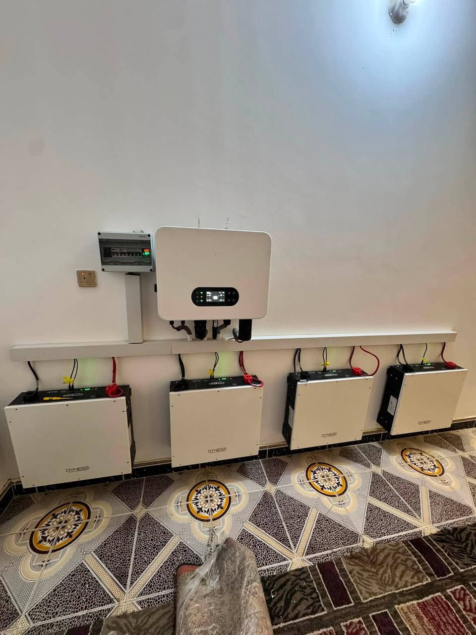 👑 منظومة VIP من مكتب الطاقة المستدامة

إذا كنت تبحث عن أعلى مستوى من الأداء والاعتمادية، فهذه المنظومة صُممت لتلبي احتياجات المنازل والفلل والأحمال الكبيرة بأفضل المواصفات.

🔹 انفيرتر Goodwe ip 66 Hybrid بقدرة 10 كيلوواط
⚡ شحن قوي وتجهيز لغاية ٤٣ أمبير 
🔋 4 بطاريات Dyness العالمية لتخزين طاقة كبير وتشغيل مطمئن ليلاً.
☀️ 14 لوح LONGi Hi-MO X10 بأحدث التقنيات وكفاءة عالية.
🏗️ هيكل ميكانو ثقيل يتحمل مختلف الظروف الجوية.
🛠️ تصميم وتنفيذ هندسي احترافي وفق أعلى معايير الجودة والسلامة.

✅ قدرة تشغيل عالية.
✅ إنتاج ممتاز طوال ساعات النهار.
✅ خزن طاقة كبير لتغطية الاستهلاك الليلي.
✅ مكونات أصلية مع ضمان وخدمة ما بعد البيع.

لأن الجودة تبدأ من اختيار المكونات… وتنتهي بتنفيذ احترافي يدوم لسنوات.

📍 مكتب الطاقة المستدامة
واسط – الكوت – الخاجية – شارع 40
مقابل سوق الخاجية

📞 ***********
📞 ***********

مكتب الطاقة المستدامة
حلول طاقة شمسية مصممة لتدوم.

