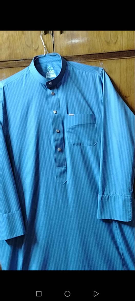 دشداشة مامستخدمة جديدة فصال قياس 58 اللون ازرق مقلم السعر 25 وبيهة مجال بغداد الحبيبية *********** يوجد واتساب بغداد, العراق
