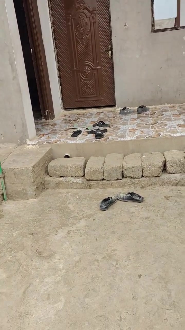 بيت زراعي سند 25لي بيع مكان قوسيات وره مجمع نخيل علئ طريق قديم مال دهوك المسحه 165متر بيت كامل السعر 35بي مجال ***********
