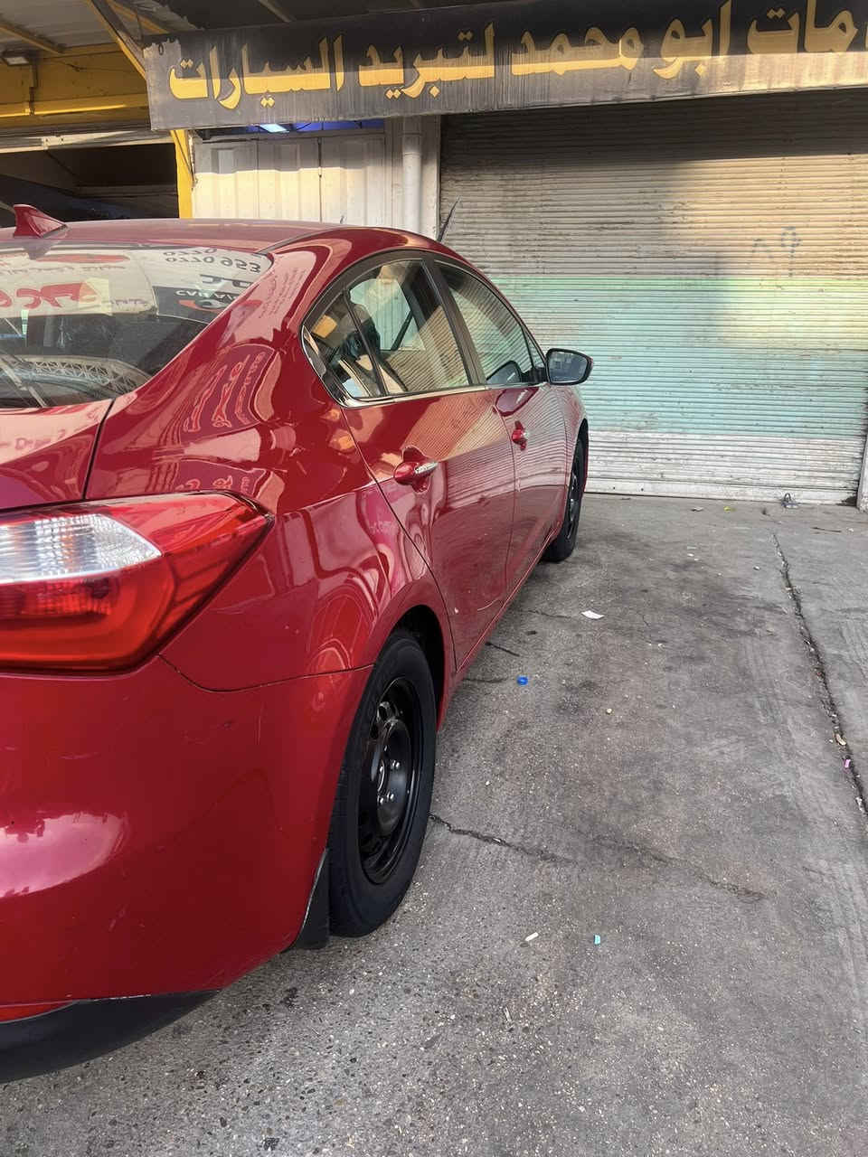 سلام عليكم كيا فورتي مديل 16 حادثه بس بنيد وهنا بالعراق بيه جاملغ مصبوغ ماشيه 96 سعر 118 بيه مجال بصيط سياره بسمي مكان بغداد الامين ***********
