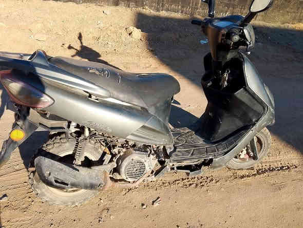 سلام عليكم  أخوان دراجه للبيع سايم أبو عيون شغال وكهربائياته كلهه شغاله ألاشاير شغاله بس الباتري مالته ضعيف.... مستعجل على بيعته حيل سعره ٢٠٠ألف وبي مجال للشراي يرهم جوه هذا سعر ***********
