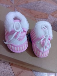 احذية اطفال كلش حلوة متوفرة كل لحجام 07800494529