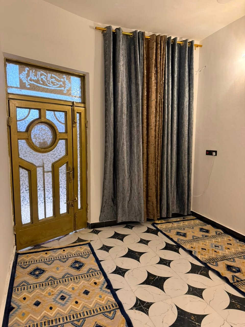 بيت 100 م للبيع بنهاوند طابو صرف  قريب ع بطاقة الوطنيه بناء سنة 2023 عكاده
مرمم جديد مطلوب اسكان 13 مليون 
الشراي يتصل ***********

