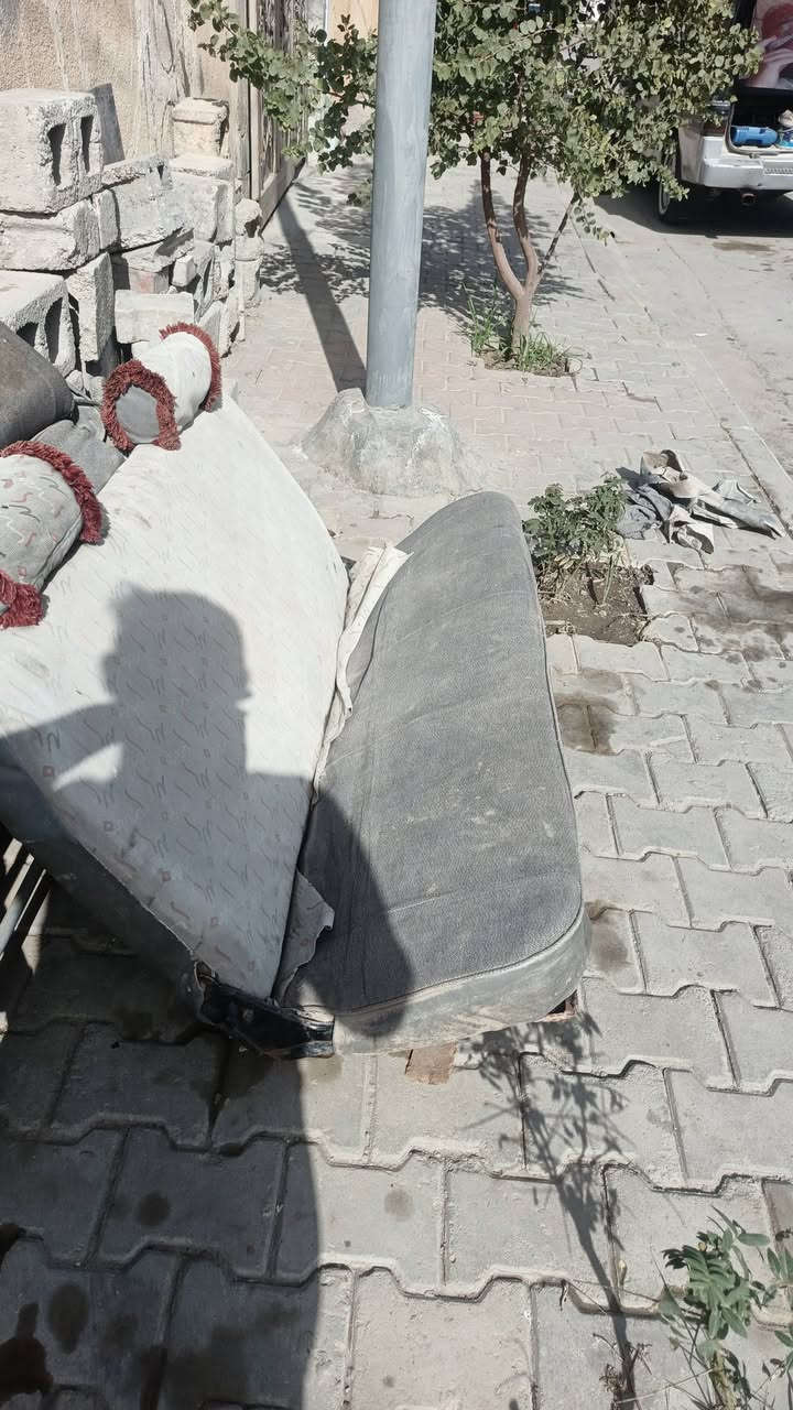 لبيع كشنات سياحي مال كيابسته واحد عكس سايق واحد خلفي دفتري سعر الواحد 35 مكاني ديالى بعقوبه ***********
