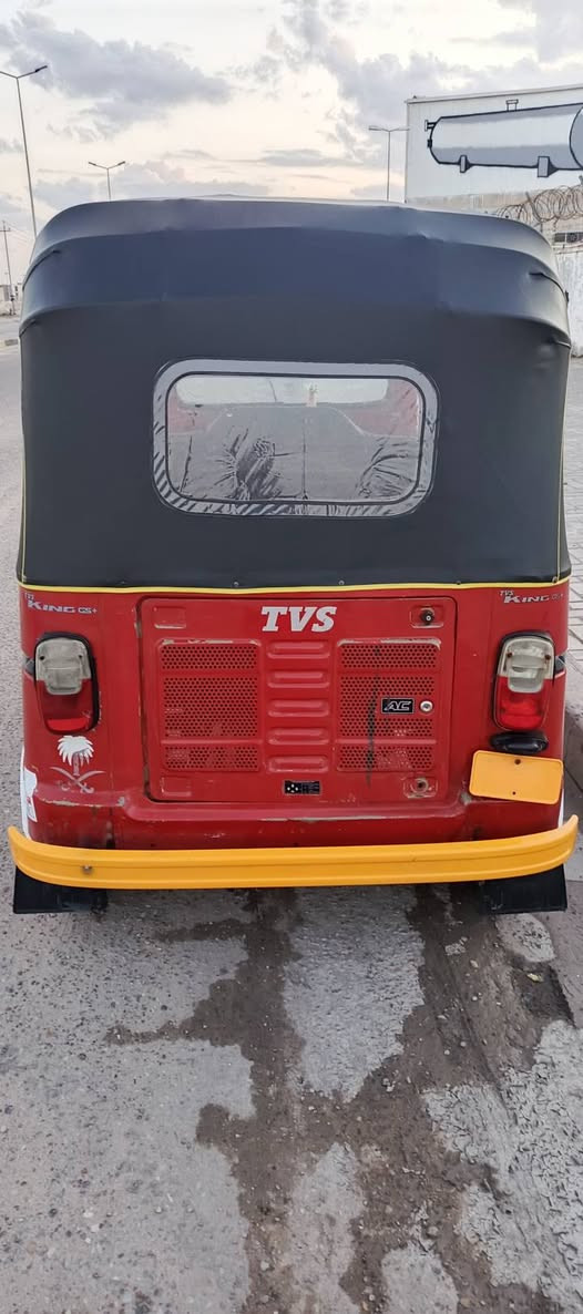 سلام عليكم ورحمه الله وبركاته 
تيك توك موديل 22 رقم سنويه بصره 
المحرك مفتوح شركه البدي شوف العين 
سعر 7 وبيها مجال للطيبين 
***********
