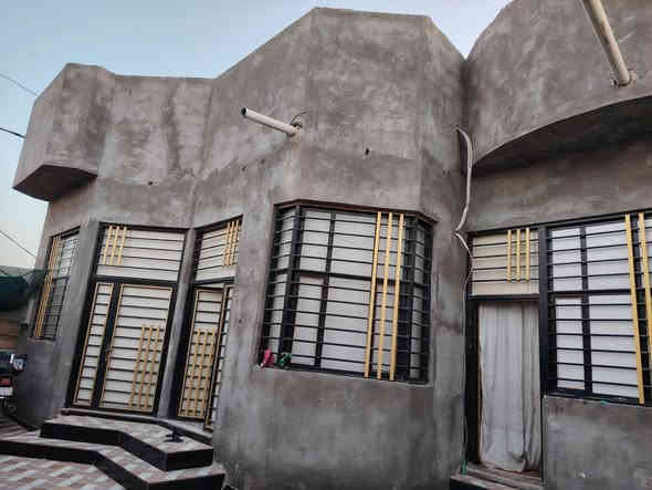 🏠 للبيع دار سكني في شط العرب – جزيرة الفيروزية

📐 المساحة: 200 متر
📍 الموقع: شط العرب، جزيرة الفيروزية

يتكوّن البيت من:
غرفتين نوم
صالة استقبال + موزّع
مطبخ
صحيات داخلية مشتركة وخارجية
كراج وحديقة

✅ مواصفات البناء:
بناء شخصي بدرجة أولى

طابو صرف زراعي باسم عراقي

خدمات كاملة متوفرة

💰 السعر: 98 مليون قابل للتفاوض
📞 للاستفسار والاتصال:
***********
***********
---
