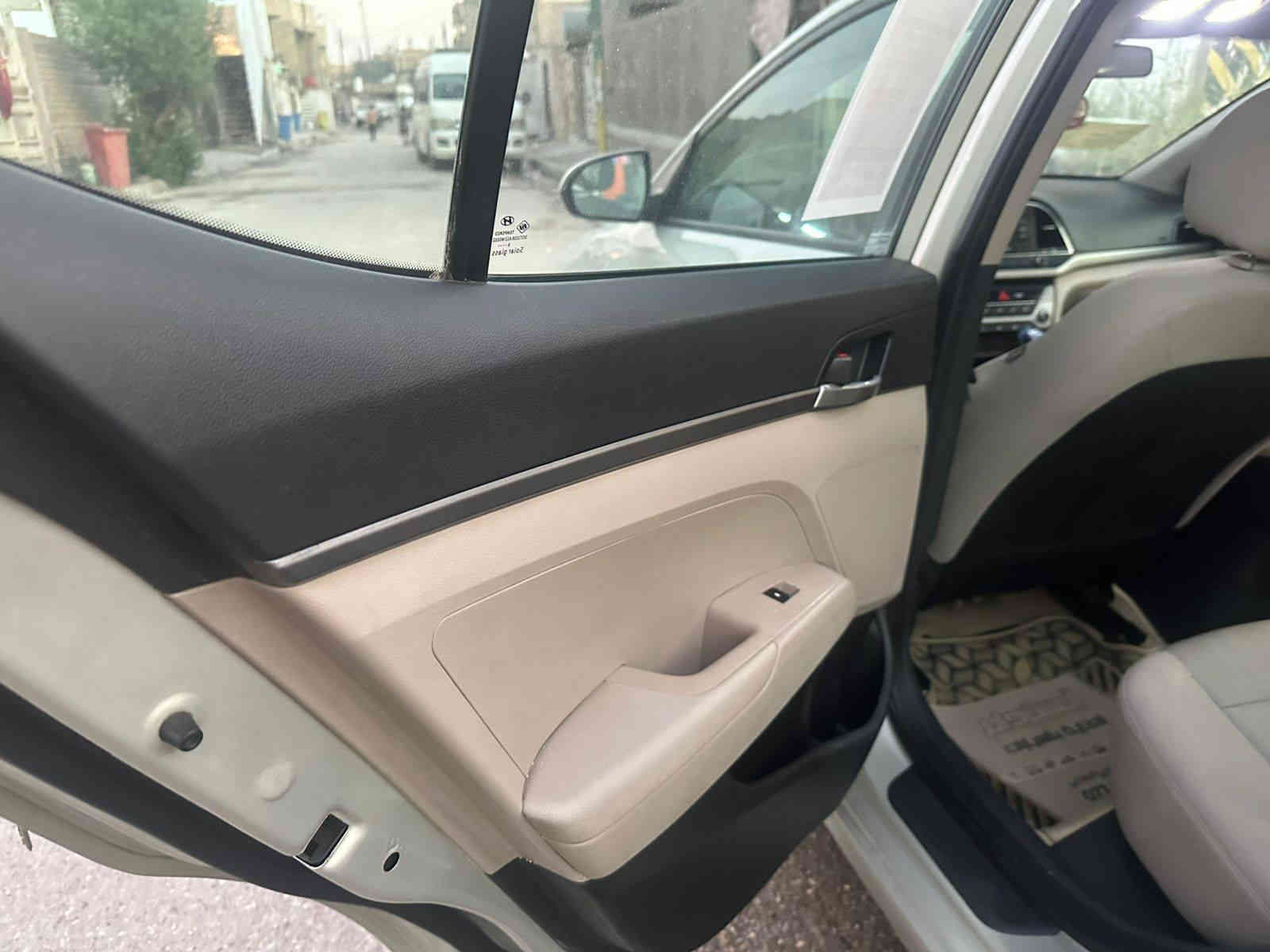 هونداي النترا موديل 2017 وارد امريكي كلين تايتل كفاله عامه شرط سونار ماشيه 85 Mi
مكينة گير حدادية تبريد على الفحص
حجم المحرك 2000 دوش المرغوب لا تبخير ولا تنقيص 
تحكم ستيرن
شاشة صغيره
داخل بيجي
تدفئه تبريد 
ومعروفه مواصفات النترا 
مكان السيارة بغداد
رقم اربيل دولي جديد بسمي تحويل بنفس اليوم
سعرها 128 ورقة بيها مجال
أي استفسار  ***********
