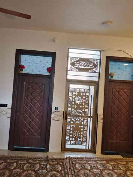 دار للبيع بيع مستعجل
مساحه الدار200متر
يحتوي ع غرفتين وكل غرفه سويت  وصاله9متر
ومطبخ5×6
استقبال خارجي8×4ونص وحديقه 6متر وصحيات3
واجهيه،11متر البيت كامل مكمل عوزه بس ستاره
طابو زراعي،سند25 تتكاتب وي ابو الملك مباشر 
سعره75 وبي مجال
ويرهم مقدمه50 والباقي دفعه ثانيه 
عرض الشارع10متر 
العنوان كربلاء جامعه العميد عامود1211 شيخ بني حسن
راح تحصلوني واتساب 
***********
