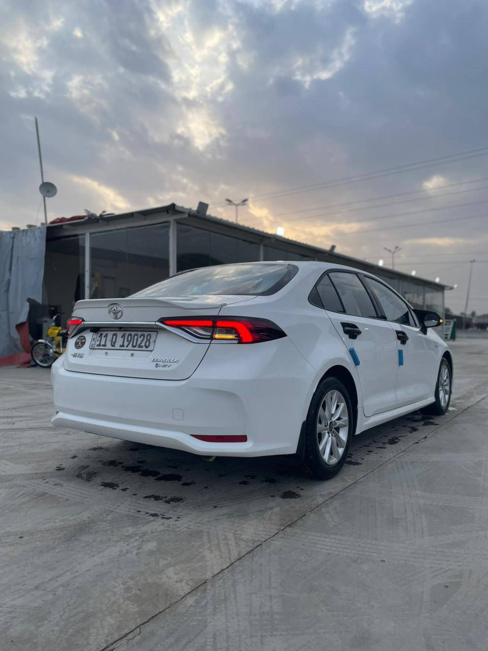 السلام عليكم كورلا هايبرد فول موصفات
كشن كهرباء
فول مواصفات كشنات جلد
وشادله داش كام ٤ كامرات 
 السياره ماشيه 19   السياره مديل 2025   علامه سوده  العنوان بغداد الحسينيه الراشديه ***********
ملاحضه السياره بيه طخه بسيطه بل صندوك
ومسويه بارد 
سعر 152وبيه مجال بسيط سياره بسمي
