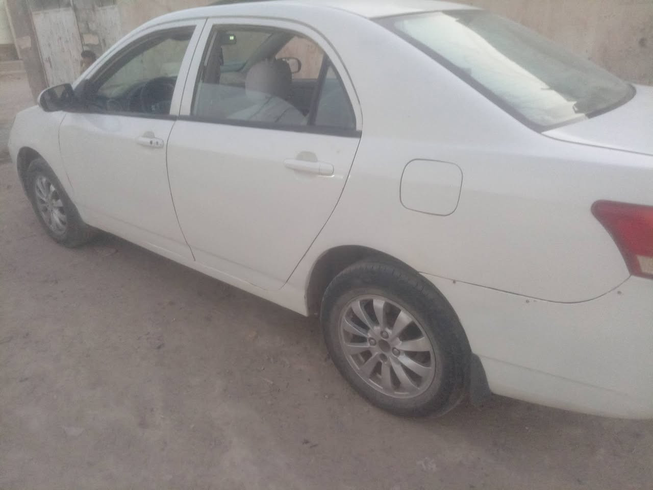 السلام عليكم بي وايدي مال شركه بيها وكاله السياره معايزها برغي بس غاز للتبريد منفوضه نفض السعر ٢٨ وبيها مجال ***********
