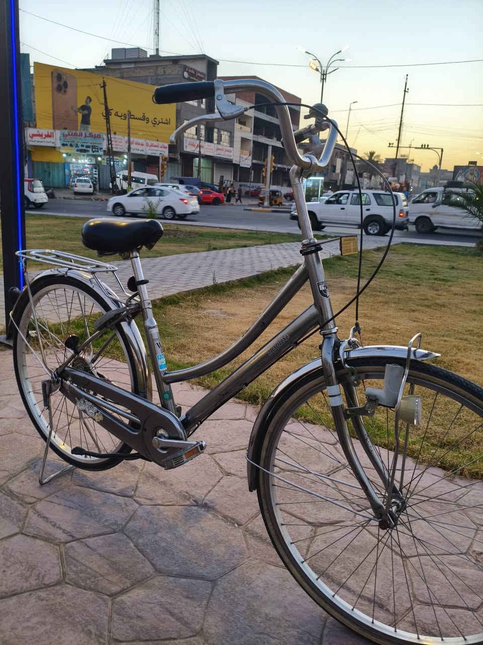 : السلام عليكم بايسكل بناتي للبيع 🚲حجم 26 لون سلفري 🩶 البايسكل ياباني 🇯🇵 خير من الله تايرات جديده+ القبق مال الصينيه موجود السعر خاص شراي تواصل وياي خاص مو شراي لا تعبني .


**إذا كنت صاحب هذا الإعلان وتريد حذفه لأي سبب، رجاءا أرسل رسالة إلى الدعم الفني**