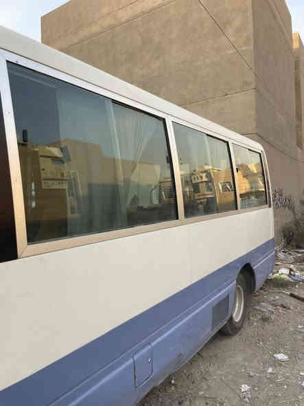 للبيع كوستر موديل 2002بسامينا مكانها بغداد للبيع او مراوس حسب القناعه بسياره 7راكب ***********
