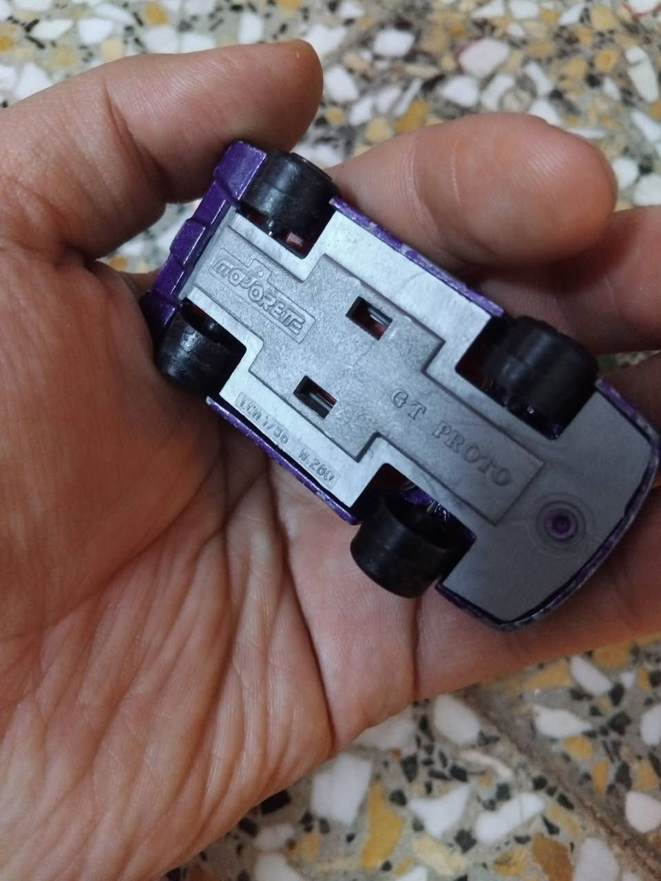 مجموعه سيارات مرتبه ماركات تلاثه ماجوريت و البقيه هوت ويلز موضحات بالصور سعر القطعه الوحده 1500 دينار سعرهن شلعه 8 الف
توصيل موجود 
تواصل خاص


**إذا كنت صاحب هذا الإعلان وتريد حذفه لأي سبب، رجاءا أرسل رسالة إلى الدعم الفني**