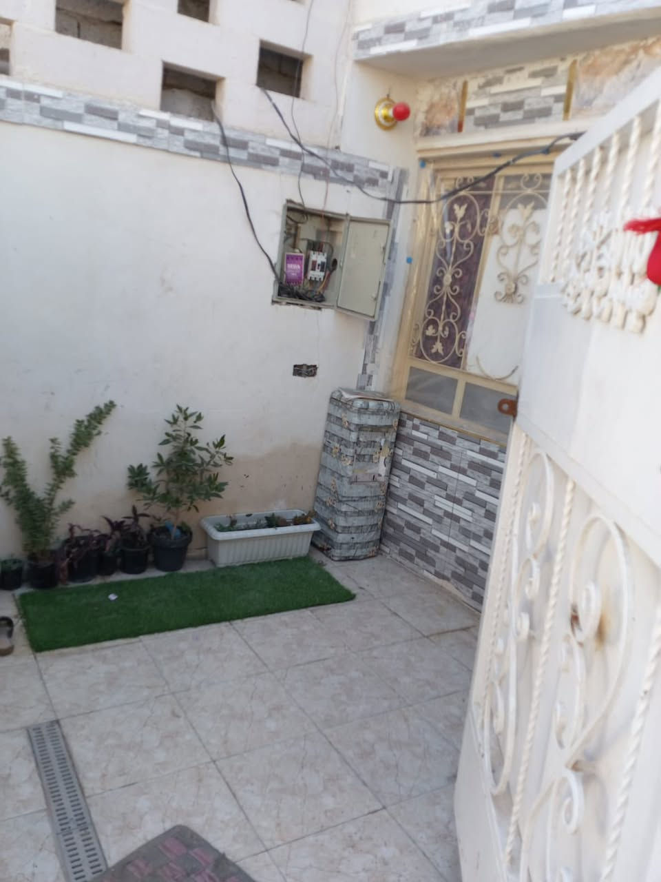 دار للبيع المساحة 90 متر✅ 
السعر 35 مليون طابقين
2 غرف نوم حي البساتين السلام 
***********
