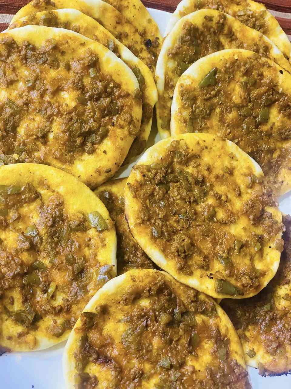 🍽️ بمناسبة شهر الخير، وفرنالك ألذ المأكولات بأسعار مميزة:
🔸 كبة عادية – 25 قطعة بـ 5,000 د.ع
🔸 بورك – 25 قطعة بـ 5,000 د.ع (يوجد بالجبن)
🔸 سمبوسة – 25 قطعة بـ 5,000 د.ع (يوجد بالجبن)
🔸 كبة سلك – 12 قطعة بـ 5,000 د.ع

🫓 الكليجة الرمضانية:
▪️ كيلو كليجة تمر ولبغراش بـ 7,000 د.ع
▪️ كيلو كليجة جوز بـ 9,000 د.ع

🥩 قطعتين لحم بعجين بـ 1,000 د.ع

❄️ جميع المنتجات جاهزة للتفريز والطبخ فورًا
🌙 مثالية لسفرة الإفطار والسحور

📞 للحجز والاستفسار:
***********
أو عبر الدايركت
