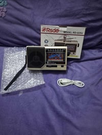 للبيع راديو صغير ٨ موجات مع موجه FM ويشغل رام وفلاش ويكنك عالموبايل يش...