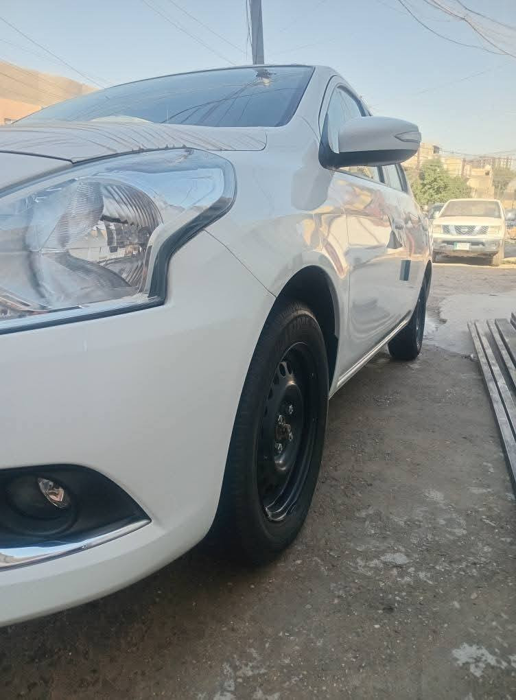 سلام عليكم سيارة نيسان مصري موديل ٢٠٢٥ ماشية ١٩ الف بحالة الوكالة مكفولة من صبغ والتبديل رقم اربيل الدولي سنوية باسمي 
المواصفات 
شاشة أصلية وكاميرا خلفية جام كهرباء عدد(٤) تبريد قطعتين  اشاير بالمري داخل بيجي ايرباك عدد(٢) تحكم ستيرن يدات نيكل حساس خلفي شباك نيكل سبايدر بلوجكترات اصلي محرك ١٥٠٠ مانع انزلاق ويل حجم (١٥) اوكس USB مدوشمة عام كشنات +كاعية+صندوق مكان سيارة بالاعظمية سعر ١٢٦ وبي مجال بسيط للإستفسار الاتصال ***********
