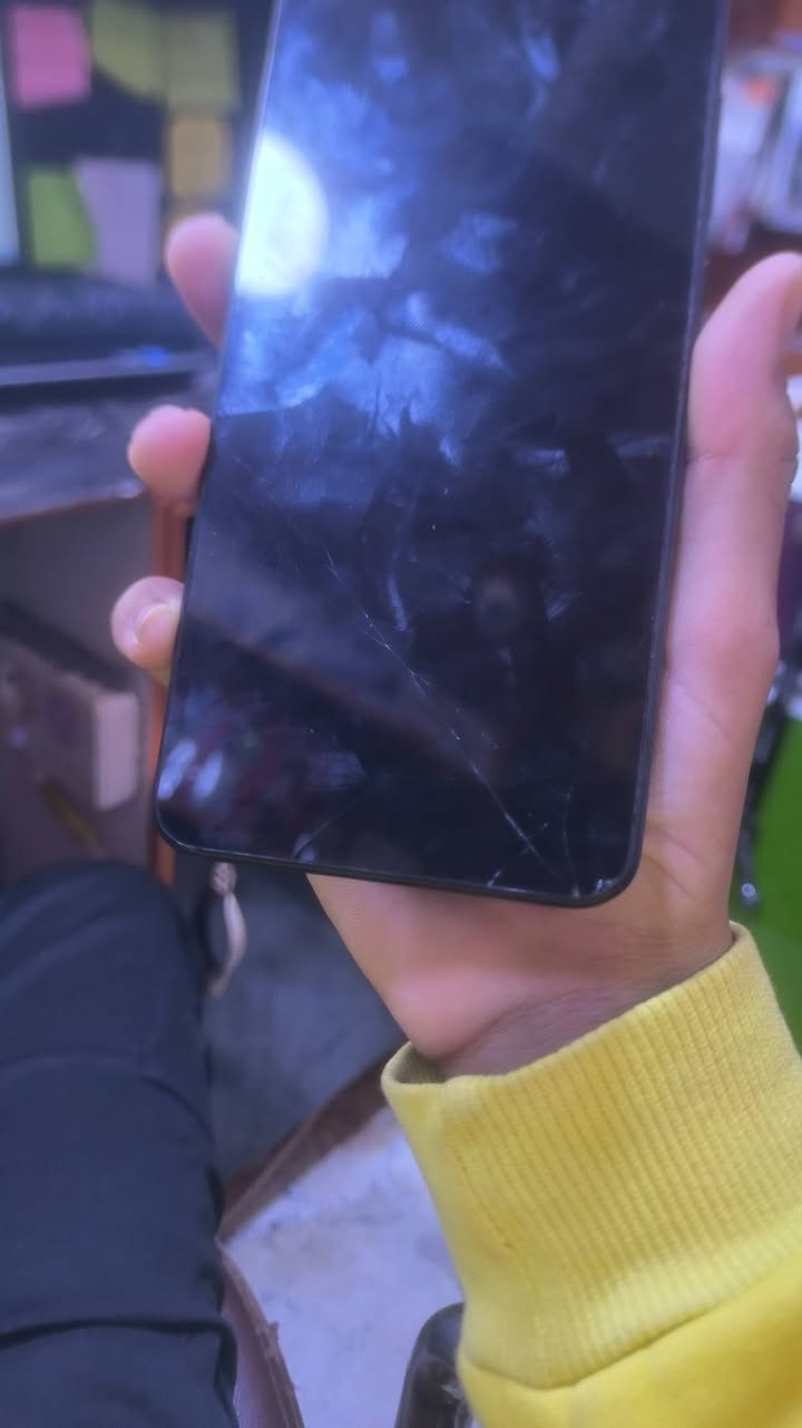 بوكو C71
للبيع مستعمل نضيف ممفتوح 
بي فطر بشاشة +شاشة وكالة ممبدلة 
جهاز قفل 90 الف 
نضيف ذاكرة 128
عشوائي 4
اندرويد 15 
***********
مكاني رمادي سبعة كيلو مكتب محمد للموبايل
