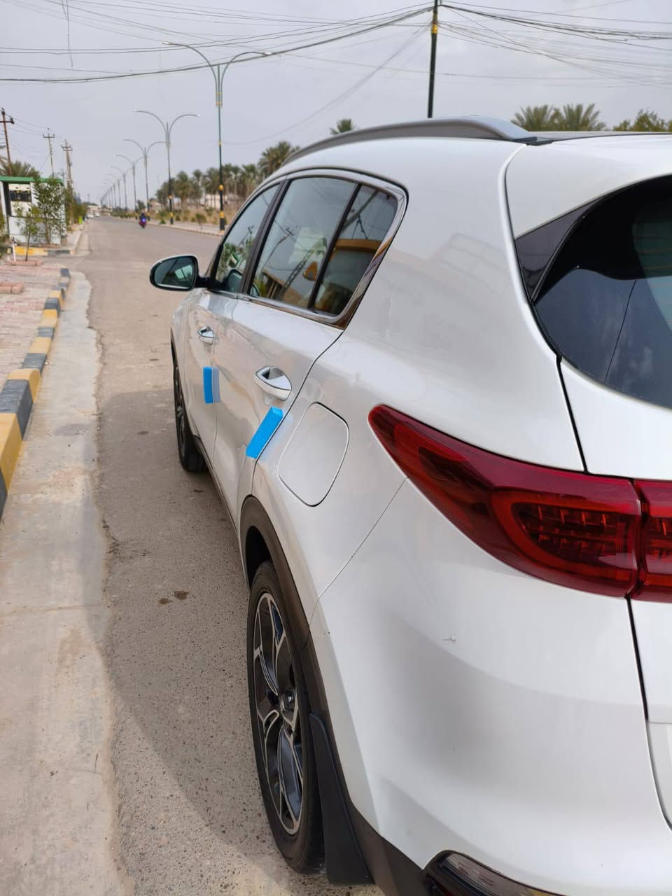 السلام عليكم
للبيع سبورتج جي تي لاين 2019 خليجي 
بيها فقط بارد أصبع بالهلال الجاملغ الخلفي 
ماشية 100
رقم بغداد مشروع وطني 
فول مواصفات اعلى فئة 
-بصمة
-بانوراما
-كشنات جلد
-شاشة اندرويد اوتو ابل كاربلي
-حساسات امامي خلفي
-ويل جي تي لاين 19"
باقي المواصفات معروفه جي تي لاين
 كير ومحرك وحدادية وتايرات شرط كلهن جدد
السيارة جديدة بصمة عدد٢ 
٥ ويل كب
السعر 215 بيها مجال 
مكان السيارة الفلوجة 
للإستفسار ***********
