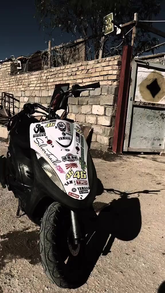 السلام عليكم
دراجه ماكس عدله للبيع 
دراجه خير من الله 
مكينه بلادي ما مفتوحه 
كهربائيات كامله شغاله 
سعره 350 قفل 
عنواني بغداد /***********
