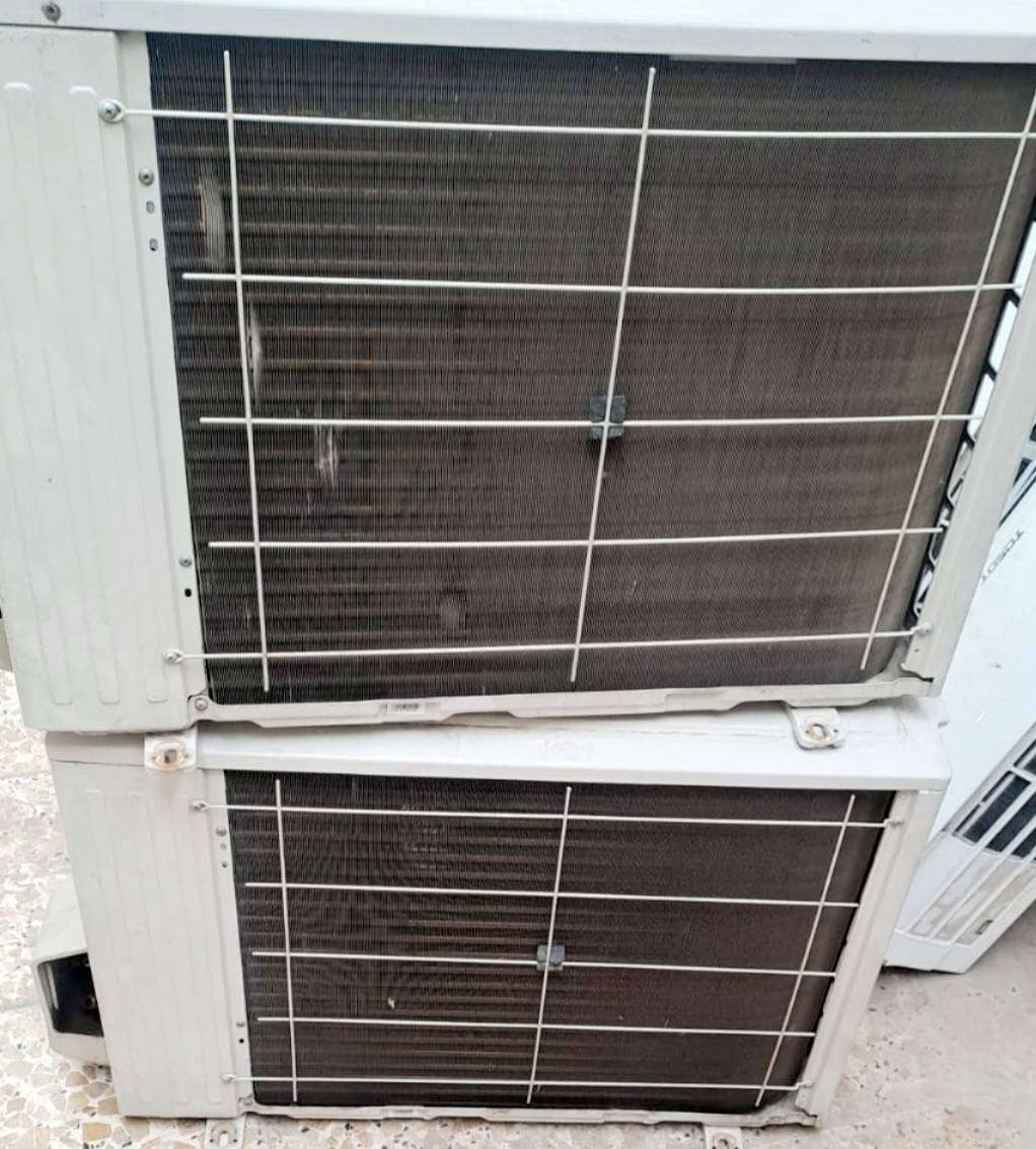 سبالت توسوت فئة طن واحد عدد2 نظيف جدا تدفئه تبريد ثلج  انتاج2021 كامل الملحقات غاز الشركه410ضاغط أستوائي T3بواري كيبلات ريموت حماله للقطعه الداخليه كلهن بلاديات ضمان عل شد 10..ايام سعر السبلت الواحد ب 225قفل العنوان بغداد ألرصافه الشراي اتصال فقط غير متواجد عل فيس 
***********
