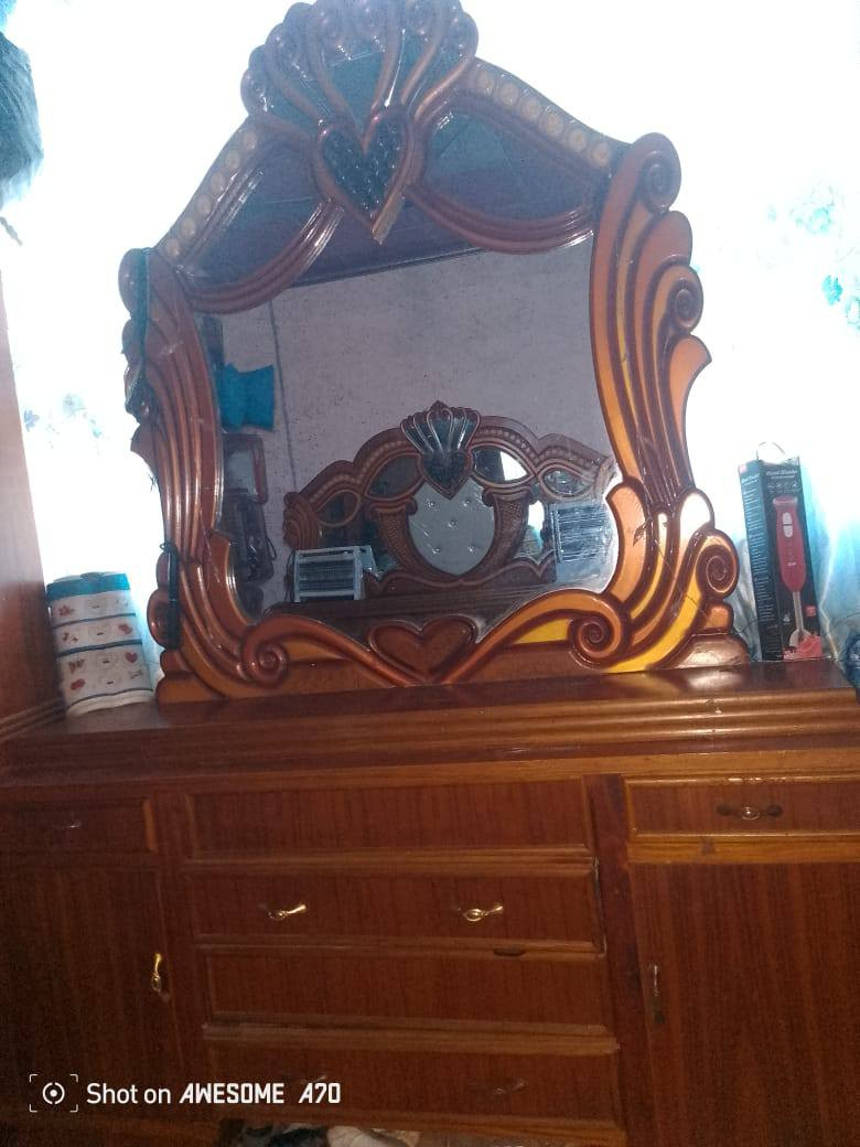 غرفه صاج عراقي ثقيل للبيع نضيفه كامله الاتصال بلرقم ***********
نضافه 90 بلميه 
مع كنفرا حجم 40 سعر 300
مع مكيف ميديا 300 سعر
توصيل حسب الاتفاق

مكاني ديالى
