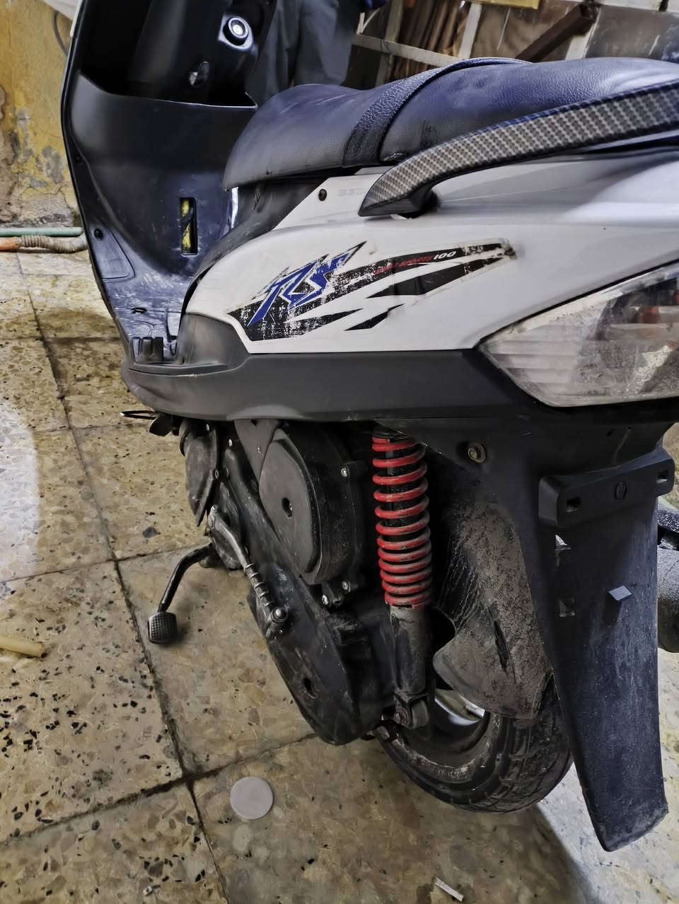 ماكس عدله ياباني شلعه ومعدل تشك الكاع نكره وحده كلج أمام رياضي فولل صالصنه رياضي دشلي وصينه مال سلف رياضي  عوزه بس تبدل سلف يرجع نكره وحده باتري اصلي جديد  كهربائيات بصيط عباره عن بس تبدل كلوبات ترجع فقط سعر 600 العنوان حي طارق  ***********
