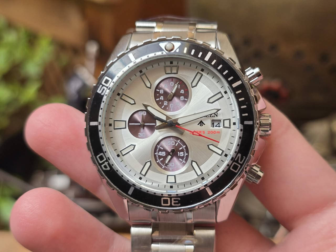 ساعة ماركة...
كاملة الاختام، ماكينة كوارتز مقاومة للماء. سناتر شغال 
وزن ثقيل، قفل فراشة، رنك دوار (تفاصيل داخل الفيديو).
السعر عل اول تم 25 ألف مع التوصيل (سعر ثابت).


**إذا كنت صاحب هذا الإعلان وتريد حذفه لأي سبب، رجاءا أرسل رسالة إلى الدعم الفني**