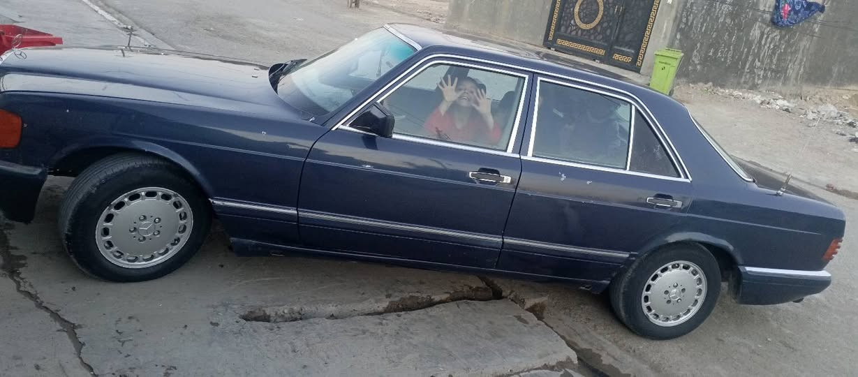 سلام عليكم مارسيدس رئاسي باب قصير مميز محرك 3000بطه ديلكو بل حاوه مديل 88 تخم تاير تبريد 
سياره مكفوله خير من الله مال جاناي 

كهربائيات كله شغلاه العنون ديالي اتصل ***********
