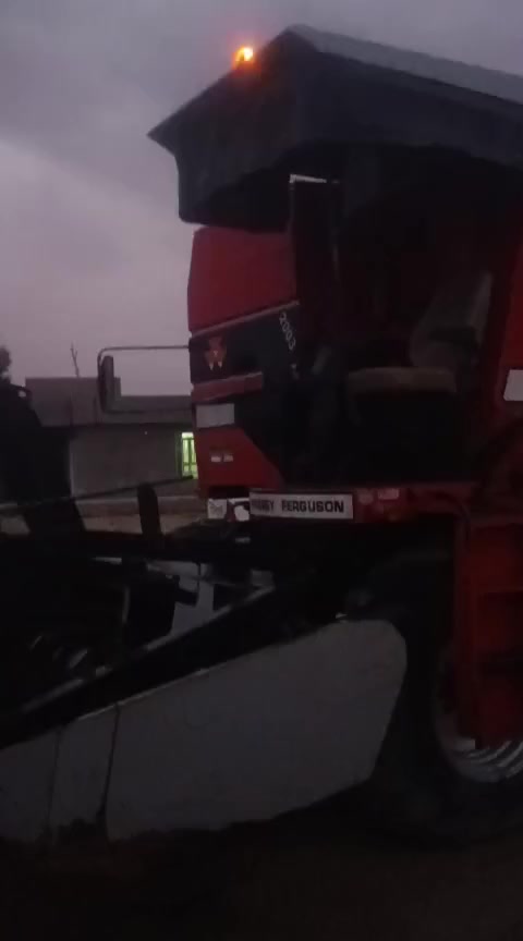 للبيع حاصده 2003فوركسن مكفوله من كسر ولحيم جكه لحيم مابيها تخم تاير محرك مامفتوح بم شركه بعده كهرباىي تشتغل وتطفي من السويج مديومه وجاهزه للحصاد وبسامينه كتاب شركه يعني احنه مستلمينها وجانت متروكه 9سنوات بالكراج شوف العين يبري الذمه طكه خياس مابيها
السعر 25مليون 
***********
اخوان رحمه الوالديكم كاتب السعر الي يريديشتري يتصل وبس لان حاصده مكفوله حتى سواق ماحاط بيها
اخوان رحمه الوالديكم بس تعاليق سلبيه ماريد عبر المنشور الله يرزق الجميع تحياتي الكم اخوتي
