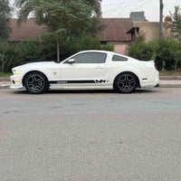 موستنك 2012 بريميوم 6v  كير عادي رقمها بغداد انكليزي  قطعتين صبغ  جامل...