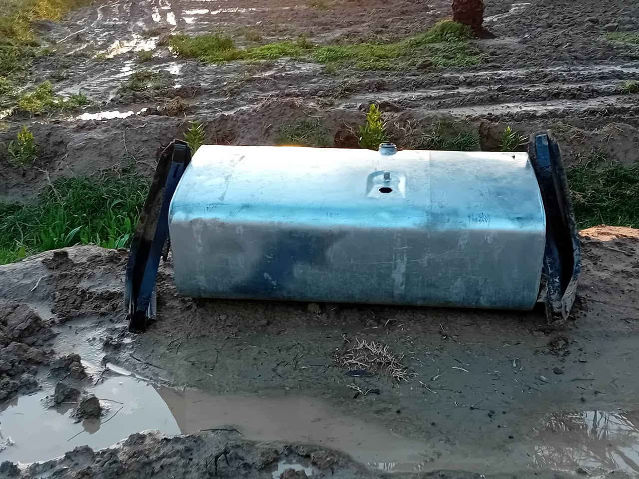 السلام عليكم تانكي  للبيع 500 لتر السعر 450 وبي مجال للشراي اتصل *********** مكان بابل جبله
