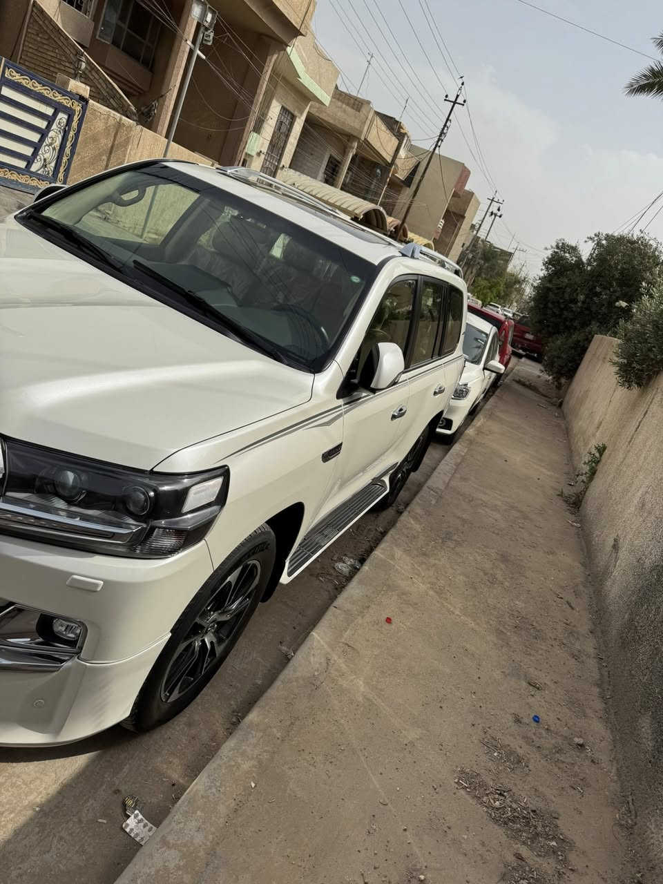 السلام عليكم
لاندكروز gxr
موديل 2019 
فول 1/1
٣قطع تبريد 
٧ راكب 
فتحة 
بصمة 
جلد
كراسي كهرباء 
وباقي المواصفات المعروفة 
ماشية 88km
بأسمي تحويل ثاني يوم معروضة ب٥٠و٥٠٠$ و***********
بغداد / حي الاعلام
