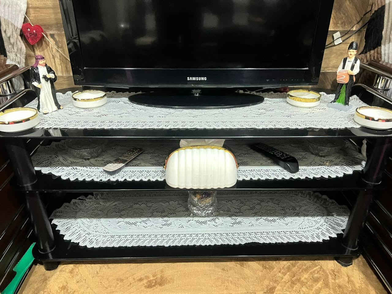 مرحبا عندي تخم 10 مقاعد تركي قوي قلاب يصير سرير ويصير تخم وبي مخزن وعندي ميز التلفزيون هم وياه كلش نظيف وشبه جديد اريدهن ثنينهن ب 175 المكان بغداد قرب مرور التاجيات رقم الموبايل ***********
