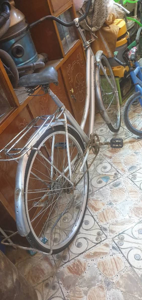 سلام عليكم اخواني واخواتي عندي هاي الغراض للبيع كلمن اوسعره والسعر على الخاص المكان شطره شعله قرب مطحنت جمعان شارع البنكله محل بالات هذا رقمي ***********
