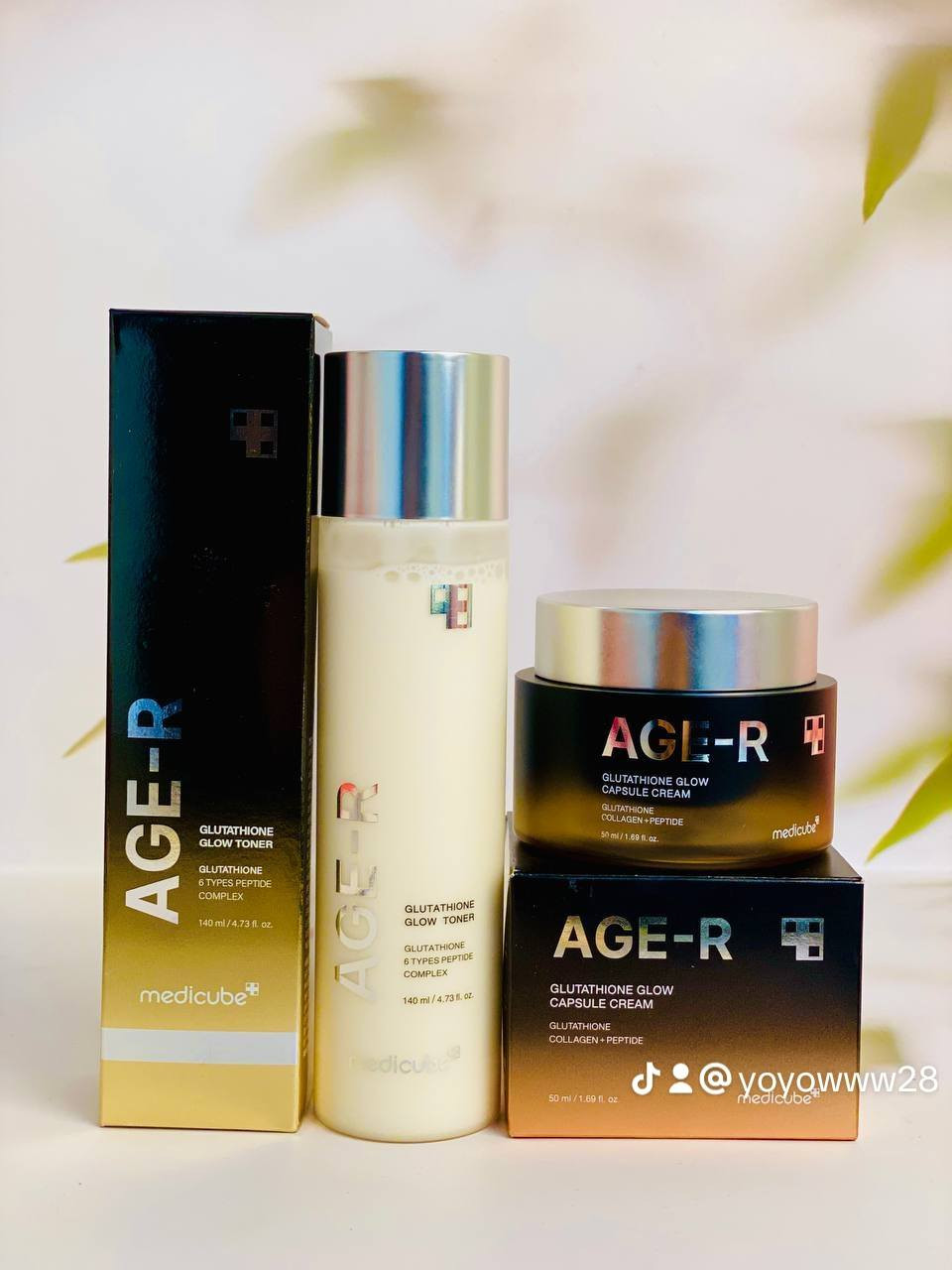 مجموعة AGE-R من Medicube الغنية بـ الجلوتاثيون والبيبتايد، الحل المثالي لبشرة ناعمة ومشرقة مثل بشرة الكوريات 🌸

💛 المجموعة تتكوّن من:
✔️ تونر AGE-R Glutathione Glow
✔️ كريم AGE-R Glutathione Capsule Cream

الفوائد:
🌟 يساعد على تفتيح البشرة وتوحيد لونها
🌟 يمنح البشرة إشراقة صحية ولمعة طبيعية
🌟 يرطب البشرة بعمق ويجعلها ناعمة ومشدودة
🌟 يقلل من مظهر التعب والبهتان

✨ تركيبة متطورة بالجلوتاثيون و6 أنواع من البيبتايد لتغذية البشرة وتعزيز نضارتها 

سعر العرض 25 الف والتوصيل مجاني


**إذا كنت صاحب هذا الإعلان وتريد حذفه لأي سبب، رجاءا أرسل رسالة إلى الدعم الفني**