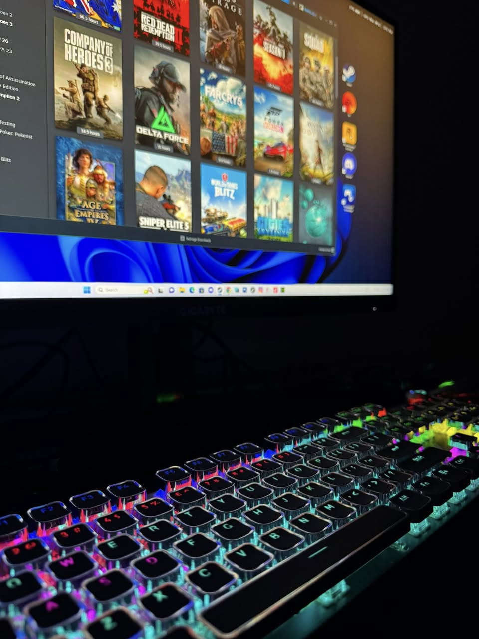 السلام عليكم تجميعة واي فاي للبيع كيس فقط نظيفة جداً استخدام 6 الى 7 مرة فقط مدة الاستخدام مو اكثر من 30 ساعة فقط .. تاريخ الشراء يوم 12-12 من مكتب مصطفى الخليفة 
المواصفات : 

‏Ci5 12400F
‏Fan cpu ag400 DEEPCOOL  
‏Z790 S WIFI GIGABYTE 
‏RAM 32G ADDLINK DDR4 3600 RGB
‏P750W DARKFLASH BRONZ 
‏RTX 5060 ZOTAC 8G 
‏Ssd 1tb NVME GIGABYTE m.2 gen4
‏CASE SAMA 3fan

مع ماوس ريد دراكون
مع كيبورد ميكانيكي
نظيفة جداً جديدة بمعنى الكلمة كراتين كل القطع موجودة 
سبب البيع التحويل الى ماك بوك 
السعر 1100 قفل  بدون عملة.. جوه الجديد بـ 250 الف 

الشاشة هم للبيع 
كيكا بايت M27Q 2k ips 170 hz مستخدمة اقل من شهر نظيفة جداً … سعرهه 220 الف قبل ( جوة الجديد ب100 الف ) 

العنوان بغداد السيدية 
***********
