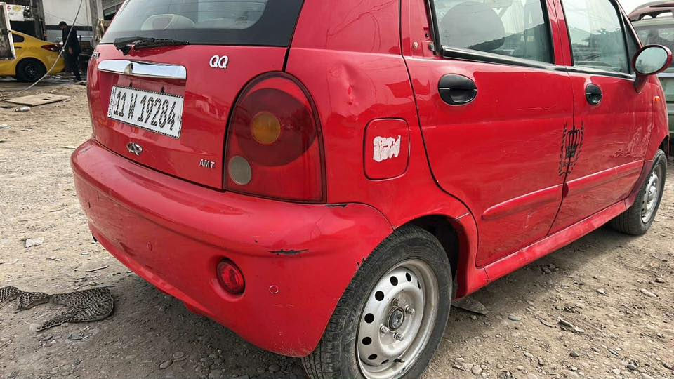 السلام عليكم اكيكيو للبيع موديل ٢٠١٣ مكينه كير مكفولات شرط الفحص بيها بس بنيد صبغ رايدها ب٣٤  وبيها مجال بسيط  مكانها بغداد حي اجهاد لتواصل ***********
