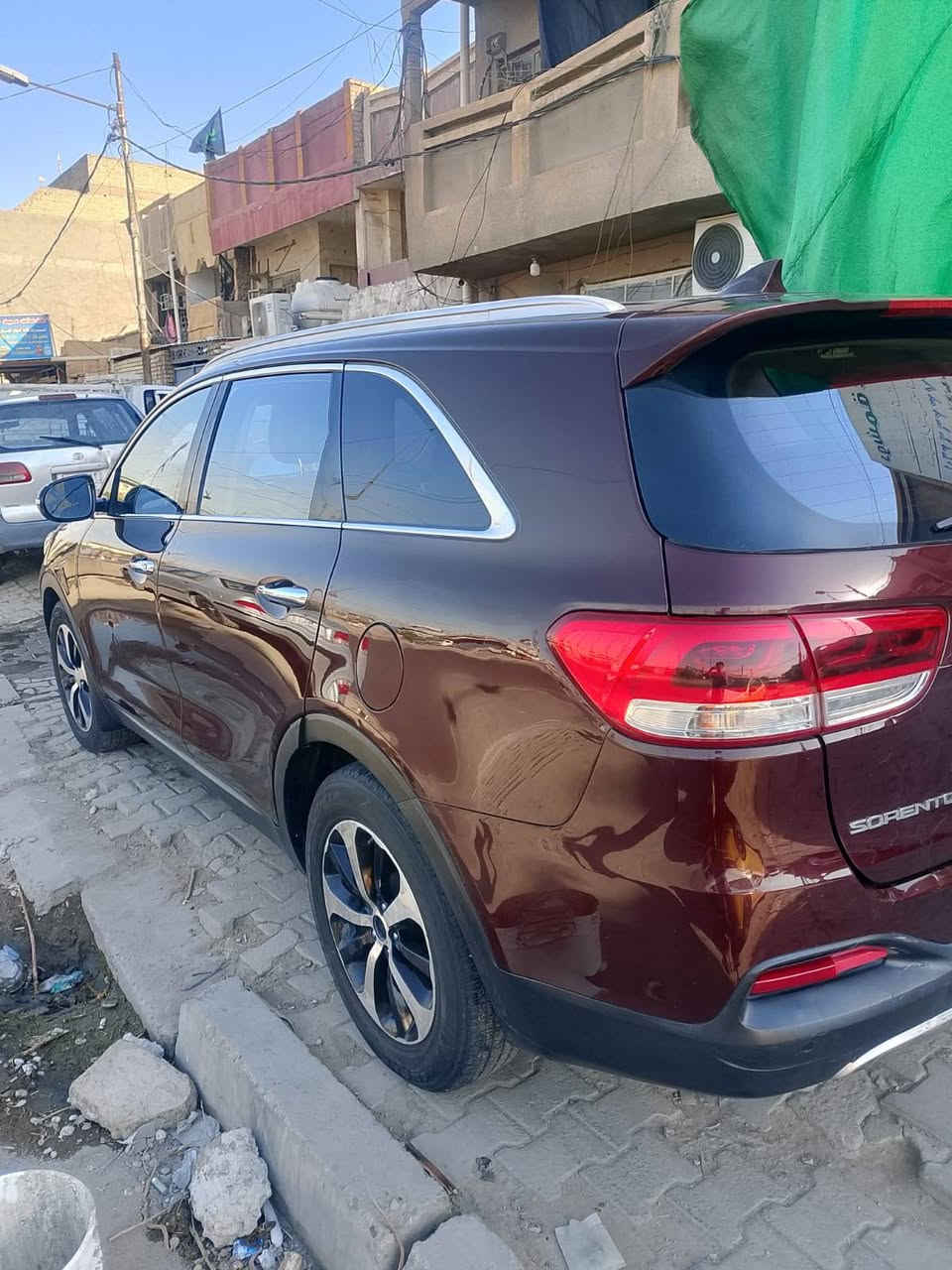 موديل ٢٠١٦ رقم بغداد لون كرزي
٧ راكب
٦ سلندر
تبريد ٣ قطع
كشنات جلد لونين كلهن كهرباء
شاشه كامره دواره
محرك كير مامفتوحات 
((حادث بنيد فقط)) 

مكان السياره بغداد م. الصدر رقم الهاتف***********

