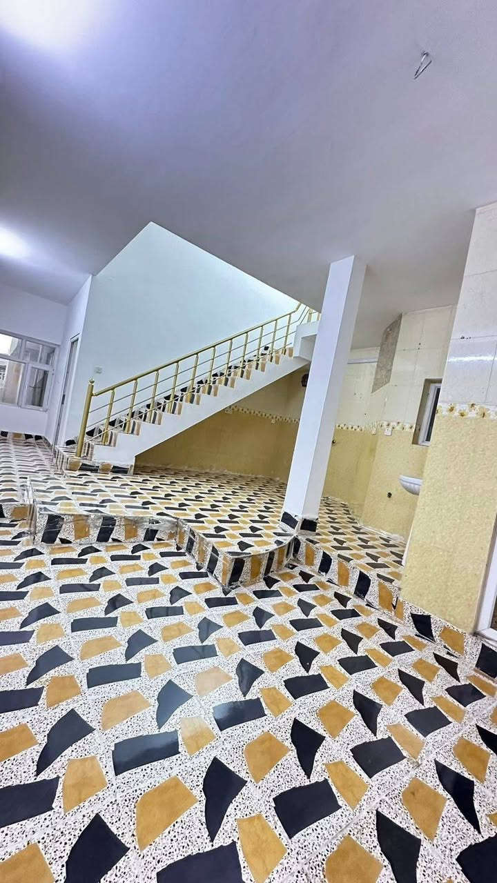 الاعلان
          🔶 تميــــــــز بـعـــــرض عقـــــــــــــــــــارك معنا 
                و دع لنا التسويق والتصوير باحترافية 🔶
🟠دارسكني             طابو باسم شخص واحد
🟠المساحة :               150م واجهة 6م
🟠العنوان    الواسطي خلف لواء 61 على شارع 15
🟠  طوابقين منعزل   4 غرف نوم استقبال ومطبخ   
     يصلح لعائلتين.   وبي وارد شهري للاستثمار
    سعر          175 بي مجال 
-------------------------------
للمزيد من المعلومات مراجعة مكتب السدرة للعقارات  والمقاولات 
العنوان حزيران شارع النخيل مقابل افران الجزيرة
او الاتصال على ارقام.                
6669959 0770📞 احمد وهاب
***********📞 ابو عبدالله 
#السدرة_للعقارات_والمقاولات
