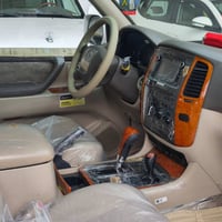 تۆیوتا لاند کروزر ٢٠٠٦ GXR سێ پەڵە بۆیاخ  سپی صدف سەنەوی تازە گێرو مەک...