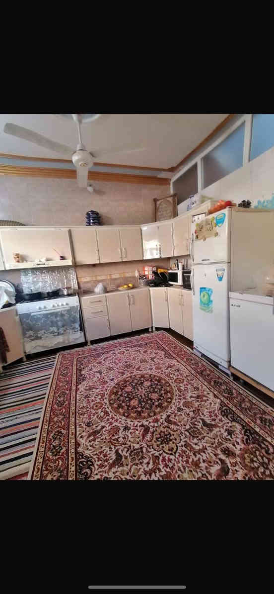 🏘🏘بيت للبيع ديالى خانقين / بانميل خلف مدرسة جبار فرمان 120 متر مربع واجهة 10 والنزال 12 طابق ونص 
طابق الاول 
1 غرفة نوم واستقبال وصالة داخلية ومطبخ حار وبارد ومجمع صحيات 
طابق الثاني 
1 غرفة نوم وبيتونه 

السعر / 45 مليون بي مجال بسيط 

للأستفسار اكثر اتصال بالارقام 
***********
***********
مكتب فريا موفق للعقار
